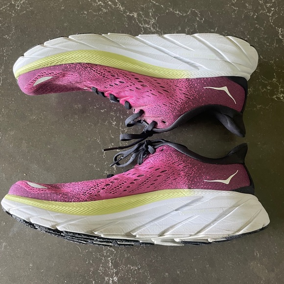 Hoka Women's Clifton 8 Shoes - Picture 3 of 9